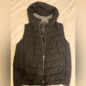 Black puffer vest